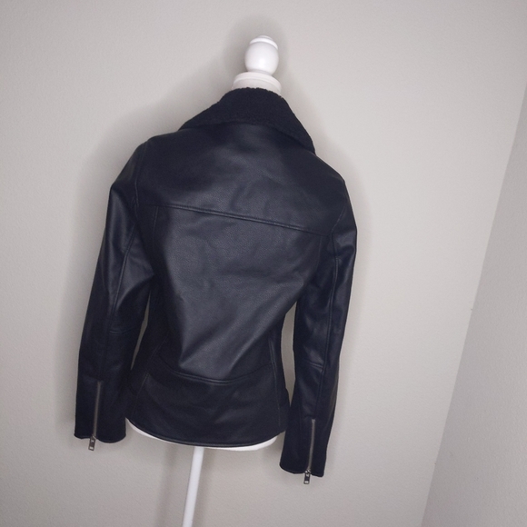 NEW H&M Faux Leather Jacket Slim Fit Faux Fur Collar Black Small - Picture 2 of 9